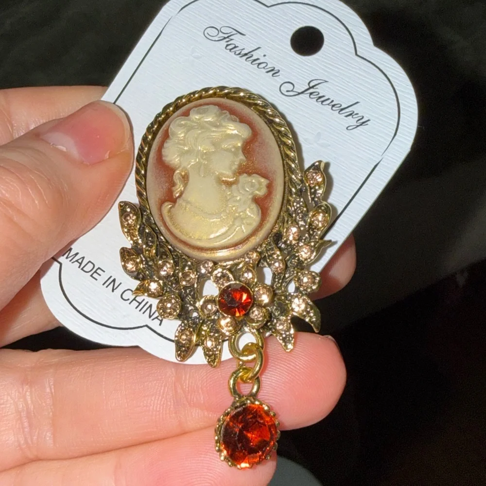 Fashion Jewelry Cameo Brooch with Gold and Red Gems - Picture 2 of 4